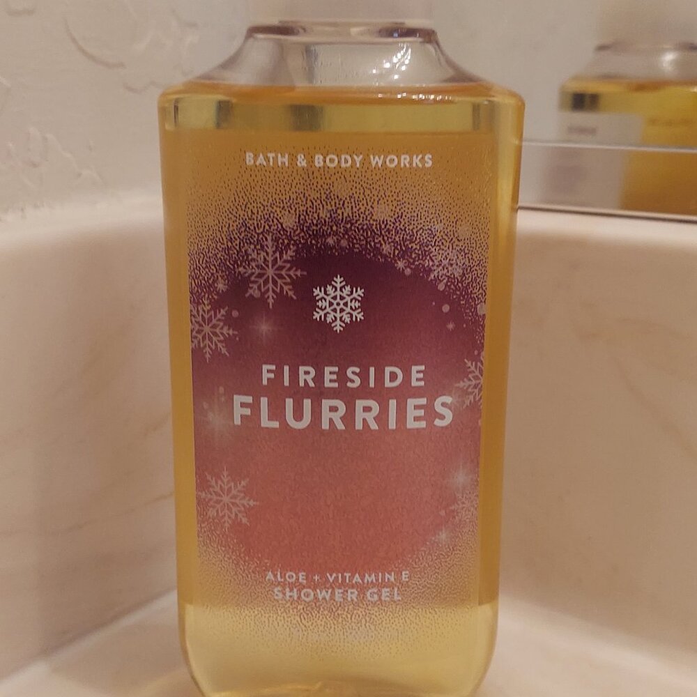 Bath & Body Works Fireside Flurries Shower Gel 10oz